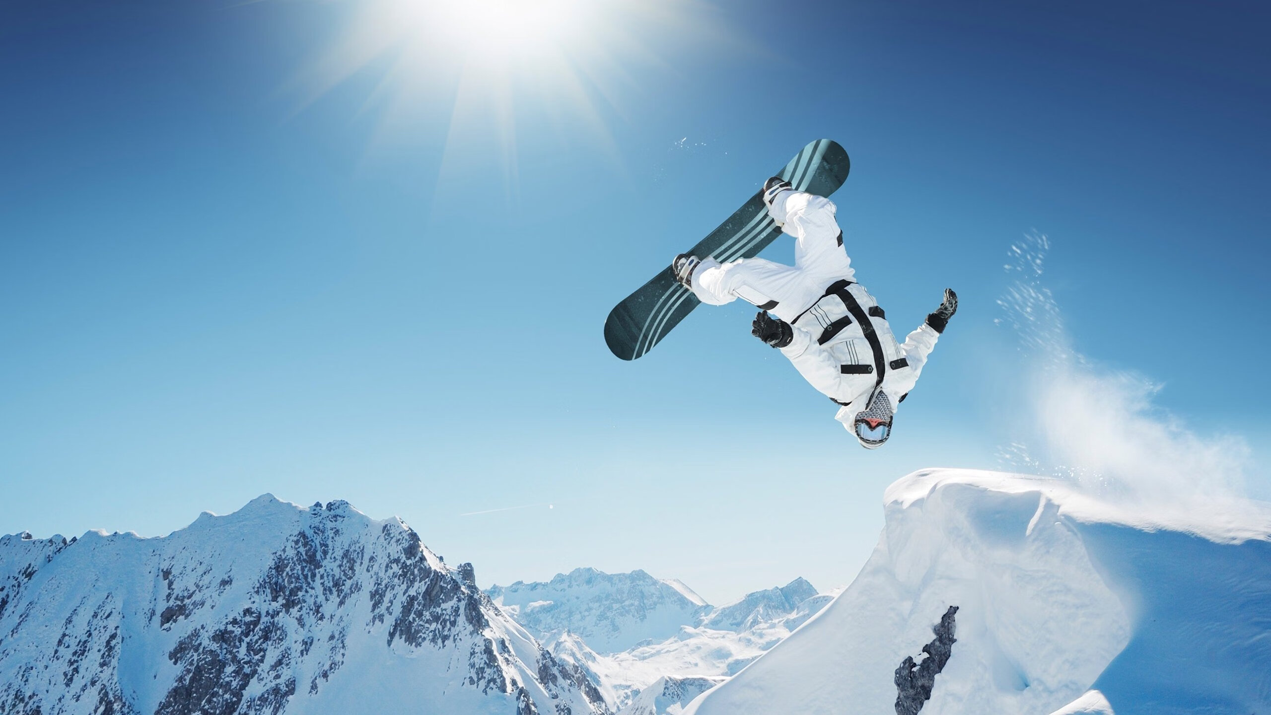 东决关键战之夜,库尔图瓦成为全场焦点